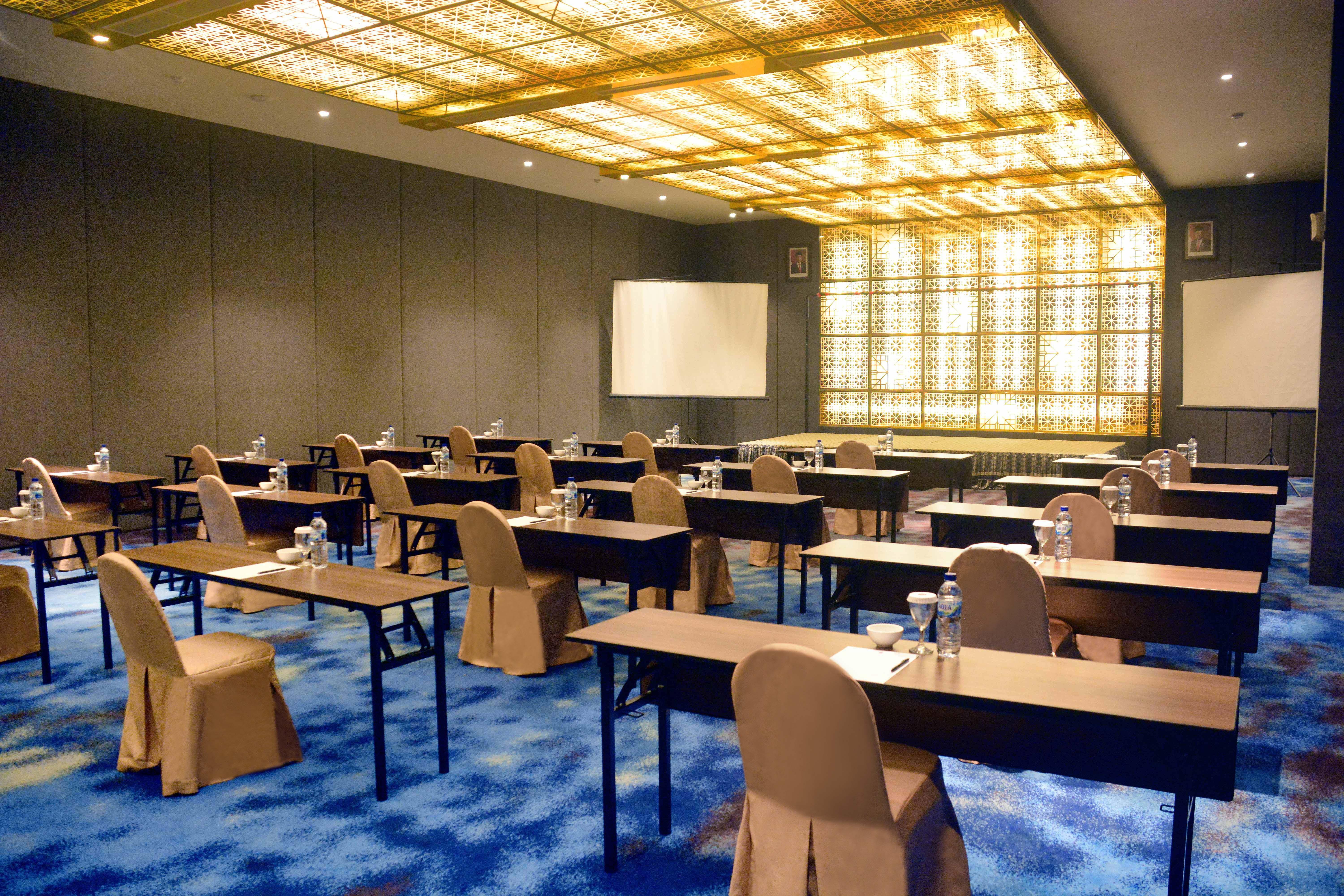 Grand Mercure Medan Angkasa Exterior photo