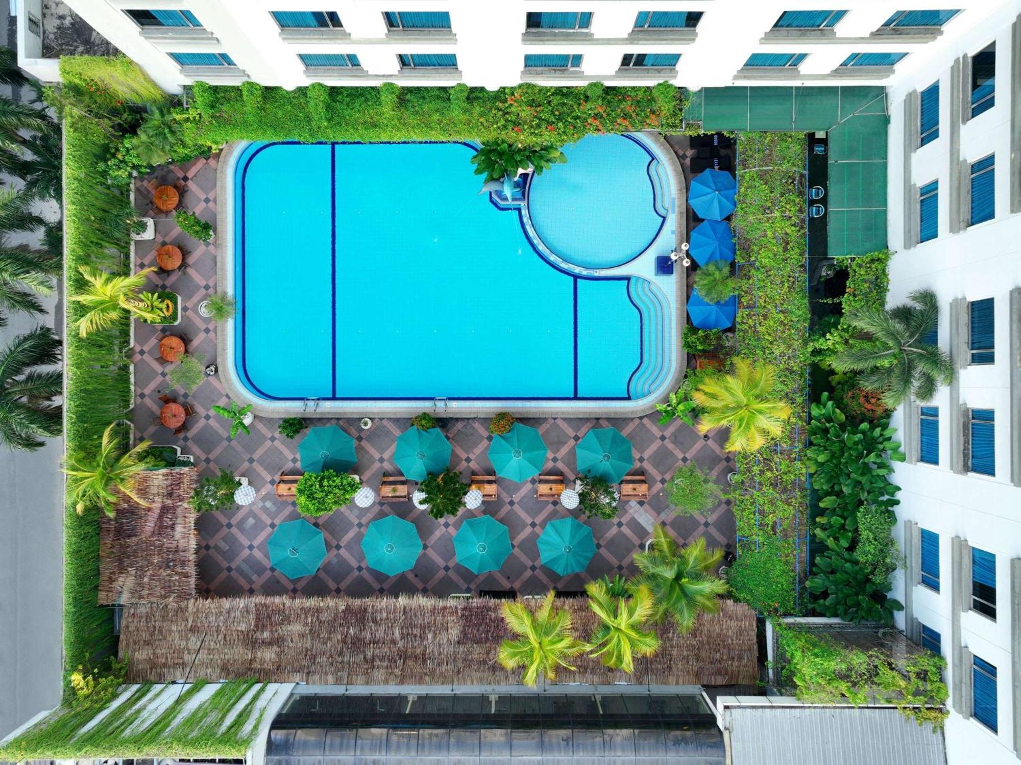 Grand Mercure Medan Angkasa Exterior photo