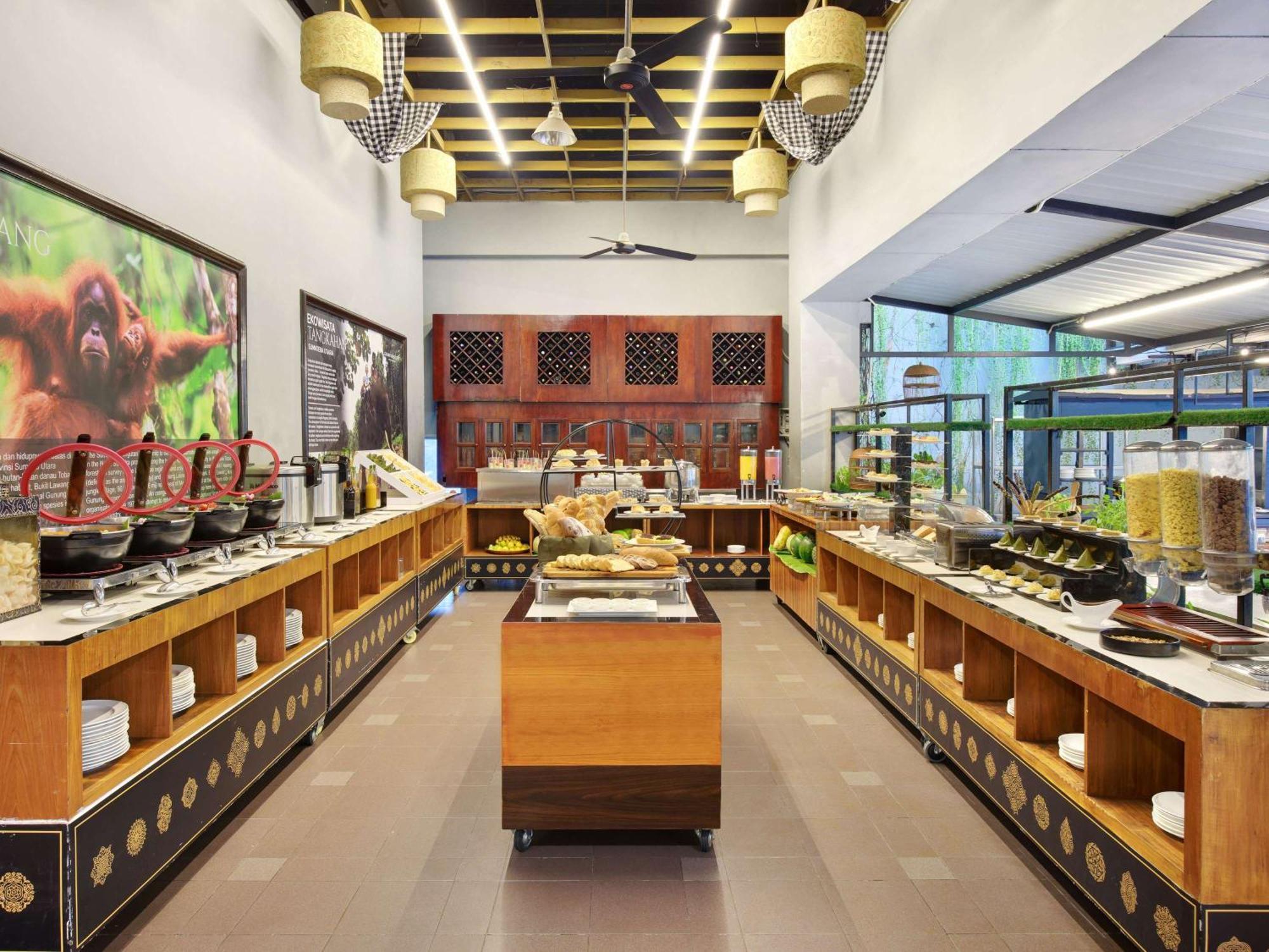 Grand Mercure Medan Angkasa Exterior photo