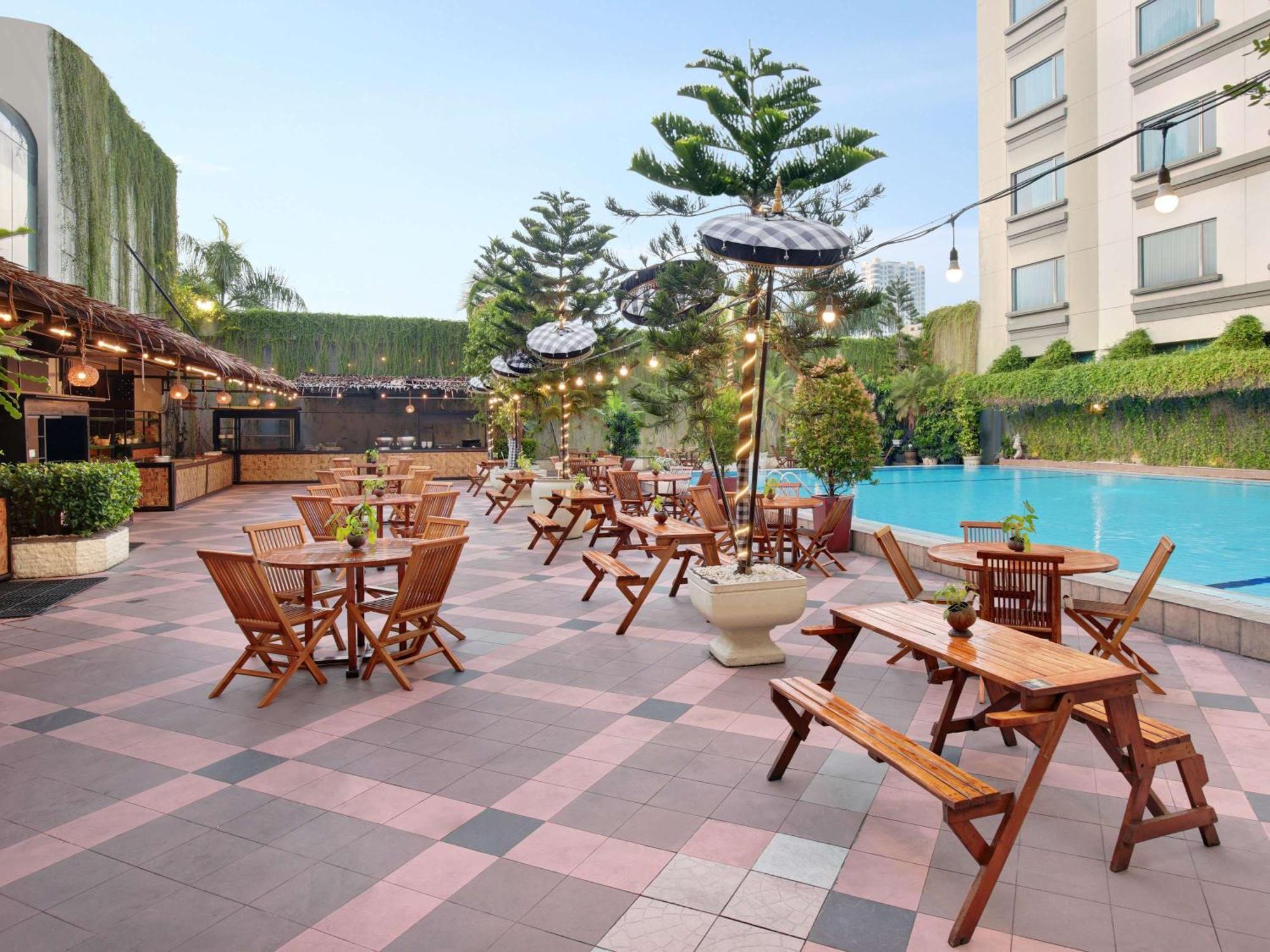 Grand Mercure Medan Angkasa Exterior photo